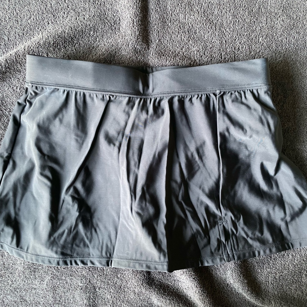Brand new with tags black Aqua Green swim skirt size medium - Picture 3 of 5